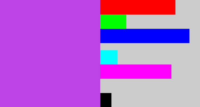 Hex color #be43e4 - pinkish purple