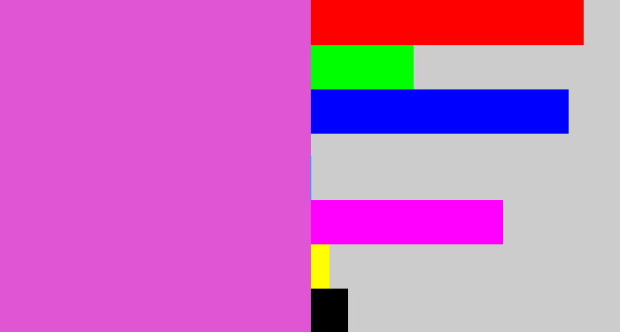 Hex color #e055d3 - purpleish pink