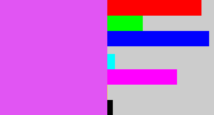 Hex color #e155f3 - heliotrope