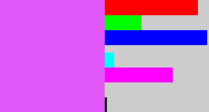Hex color #e358fa - heliotrope