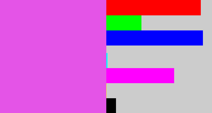 Hex color #e454e7 - pink purple