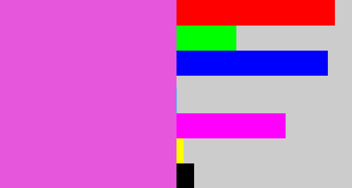 Hex color #e556dc - pink purple